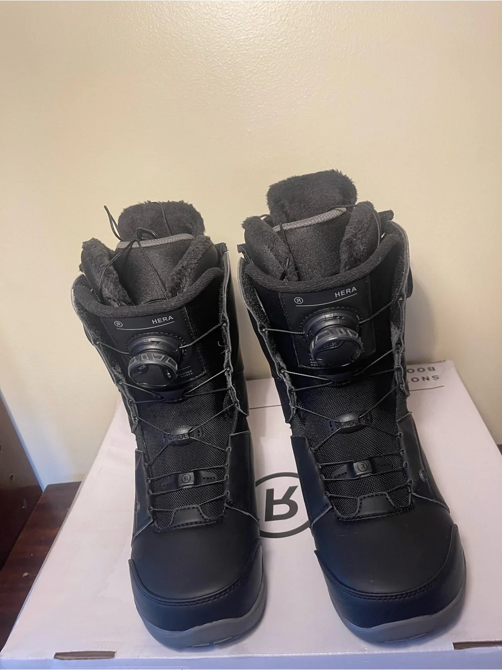 Hera Black Women’s Snowboard Boots NWT